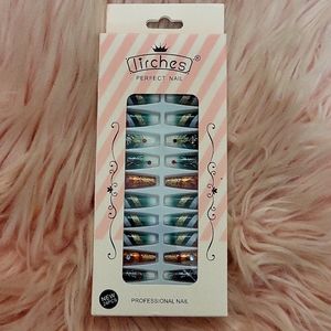 Brand New LIRCHES HOLIDAY INSPIRED False Nails-XL